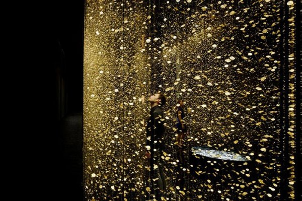 watch-plate-instalation-citizen-tsuyoshi-tane-4