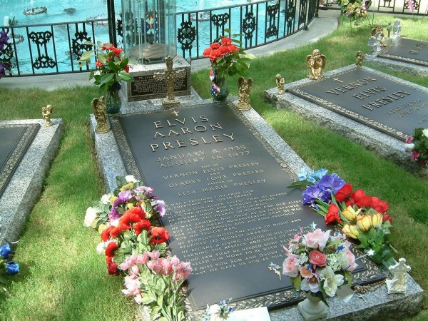 Elvis sírja